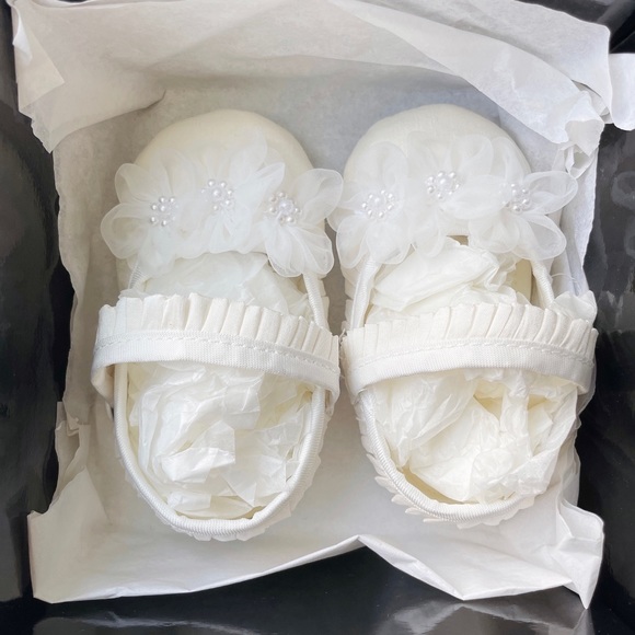 Sarah Louise Ivory newborn Baby Pre-Walker Shoes - Picture 5 of 8